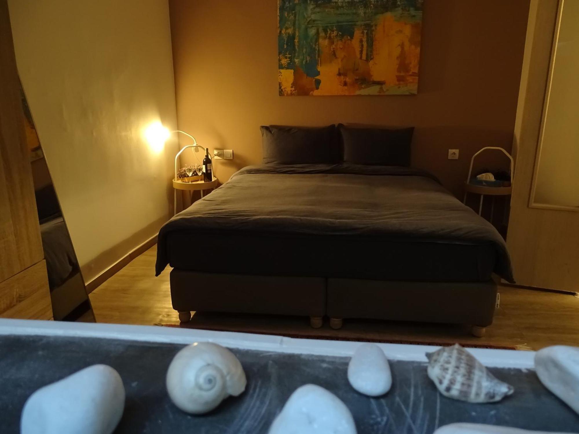 Stylish, Comfortable, Basement Loft-Like Apartment With Amenities Atene Esterno foto